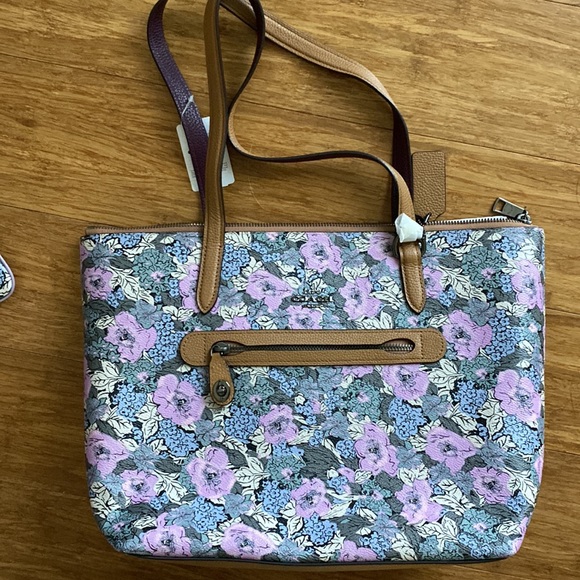 NWT! Coach Soft Lilac print Taylor Zip tote / matching wristlet set - Picture 2 of 7
